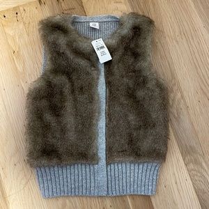 NEW Baby Gap Girl Fur Vest Size 5T